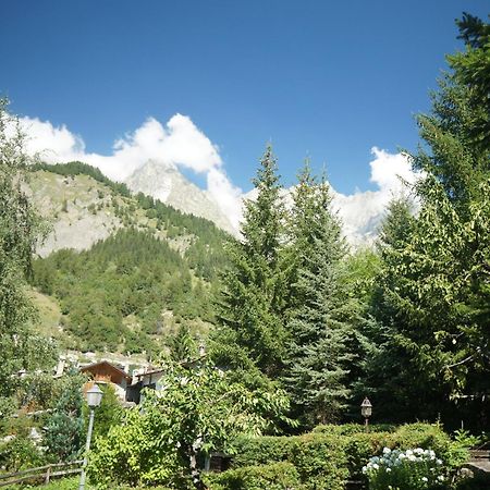 Hotel Aiguille Noire Courmayeur Room photo