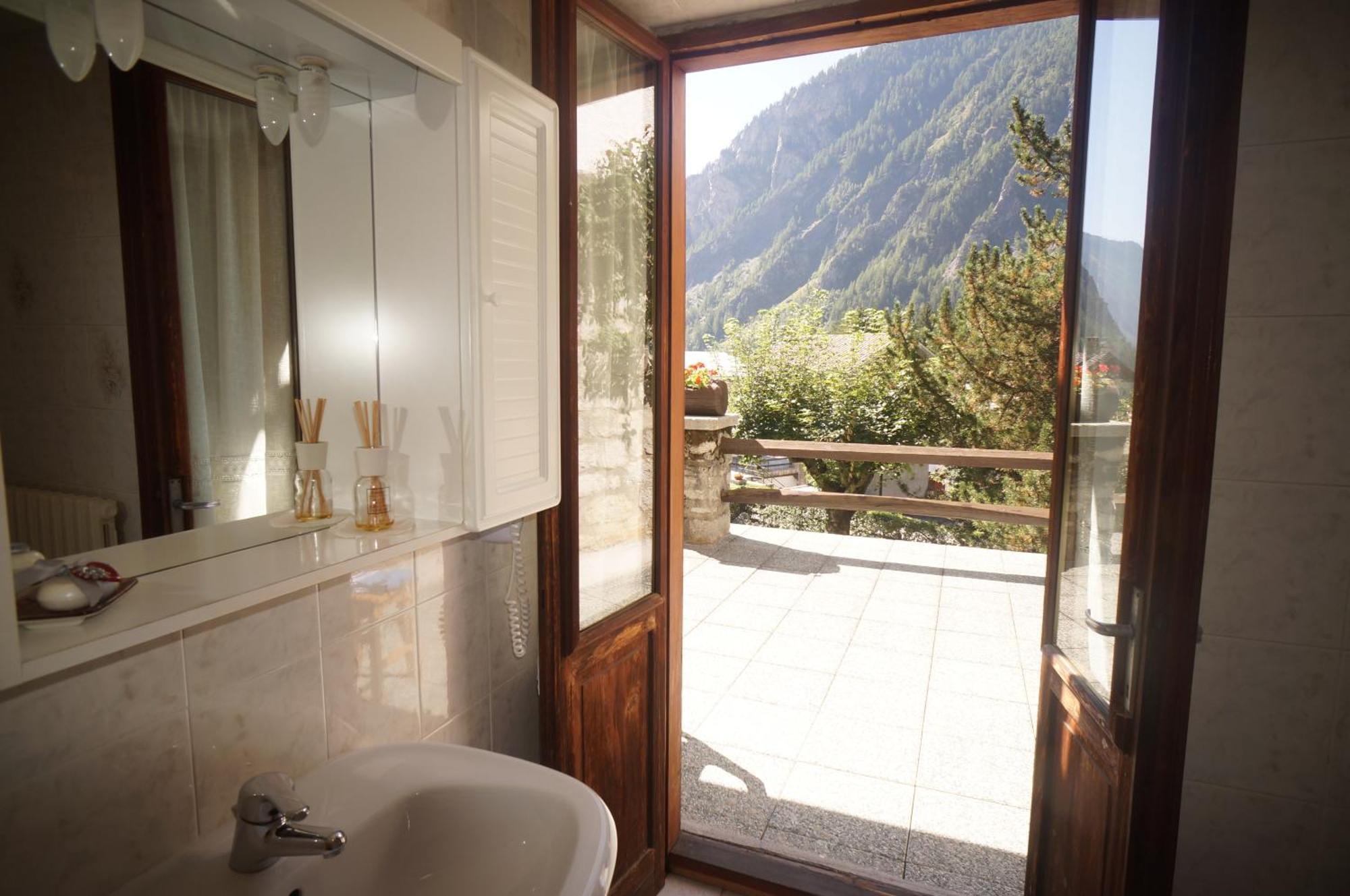 Hotel Aiguille Noire Courmayeur Room photo