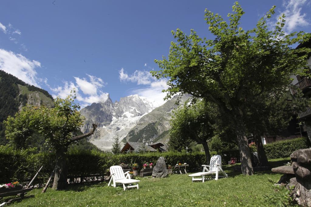 Hotel Aiguille Noire Courmayeur Exterior photo