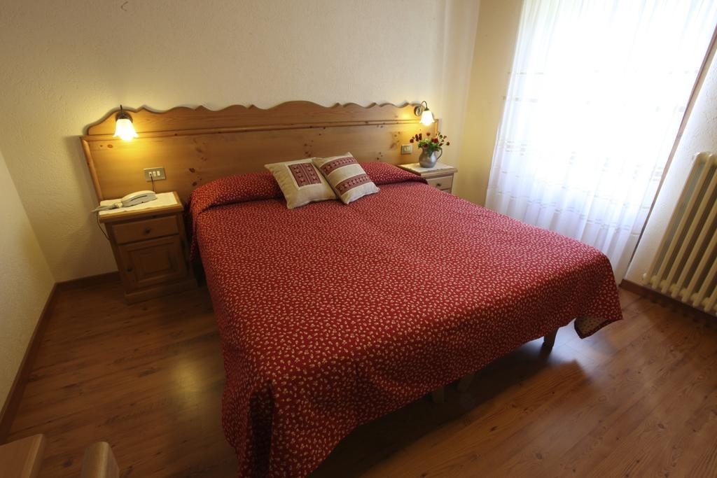 Hotel Aiguille Noire Courmayeur Room photo