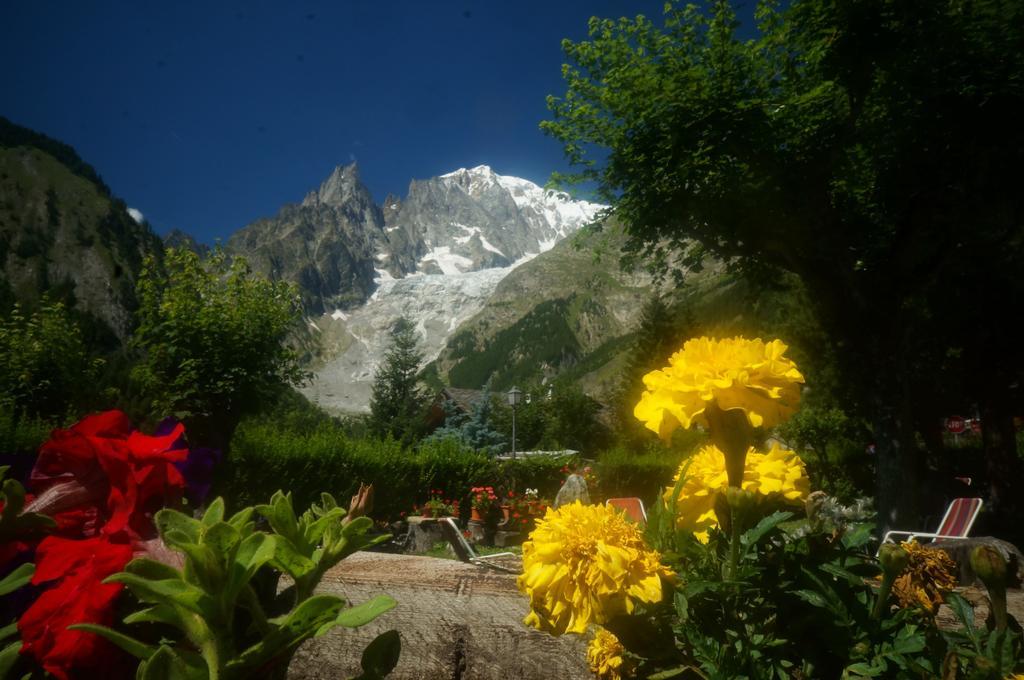 Hotel Aiguille Noire Courmayeur Exterior photo