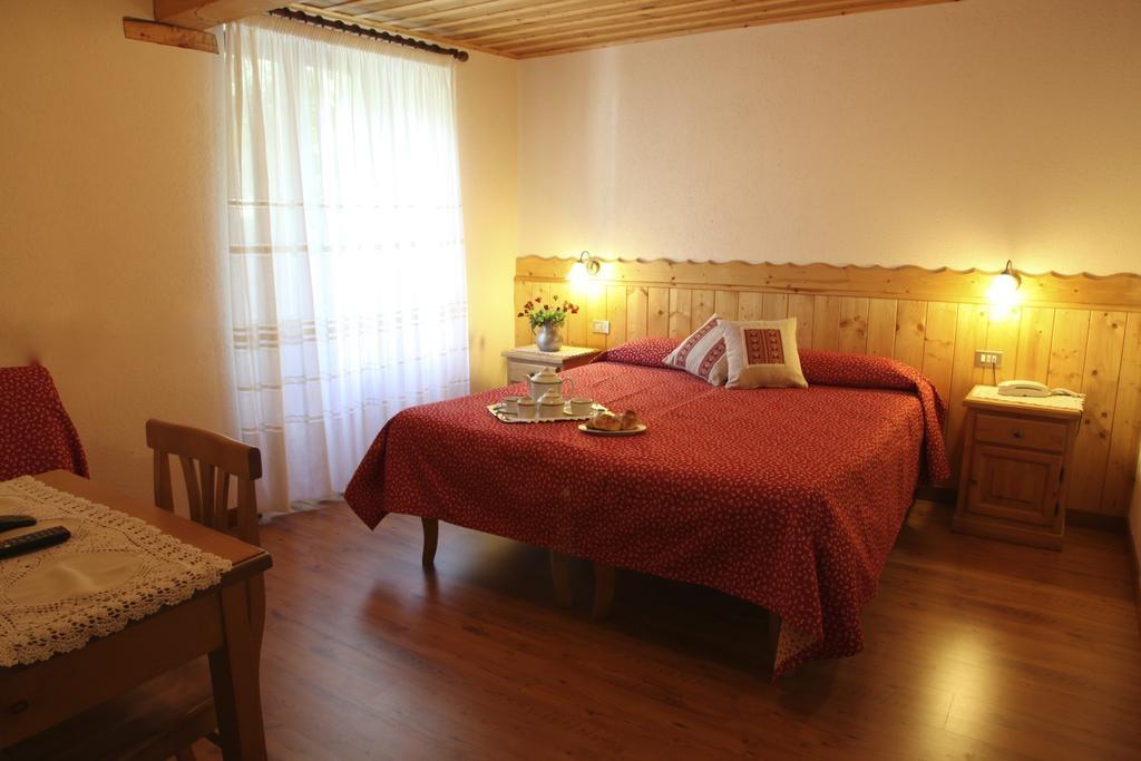 Hotel Aiguille Noire Courmayeur Room photo